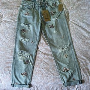 NWT Lucky Brand Embroidered jeans, Size 26